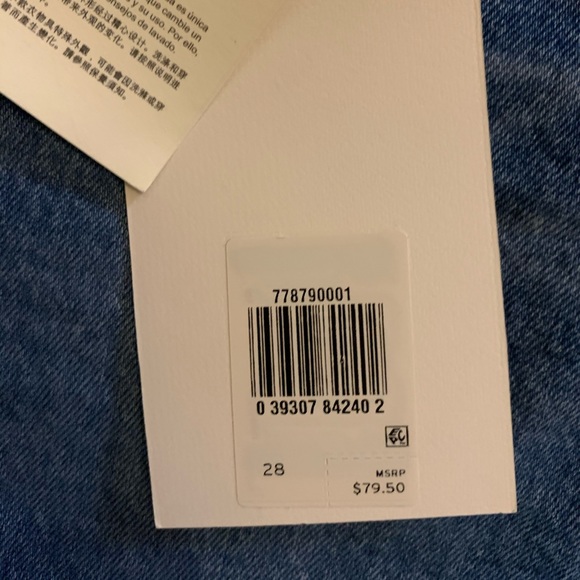 Levi’s Ribcage Shorts - Picture 7 of 7